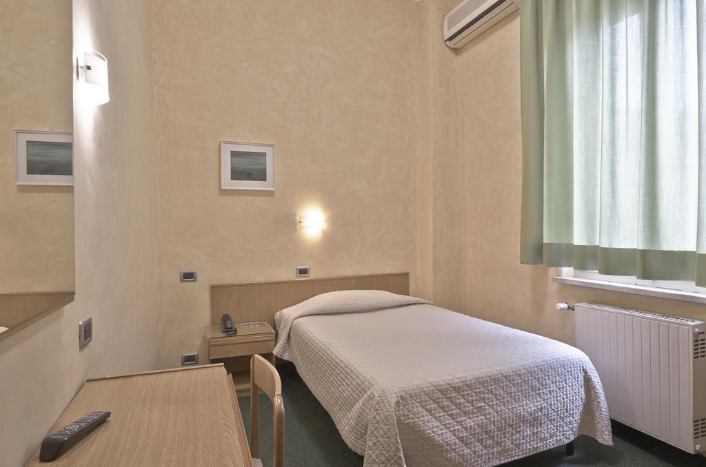Hotel Valentini Inn Foligno Quarto foto
