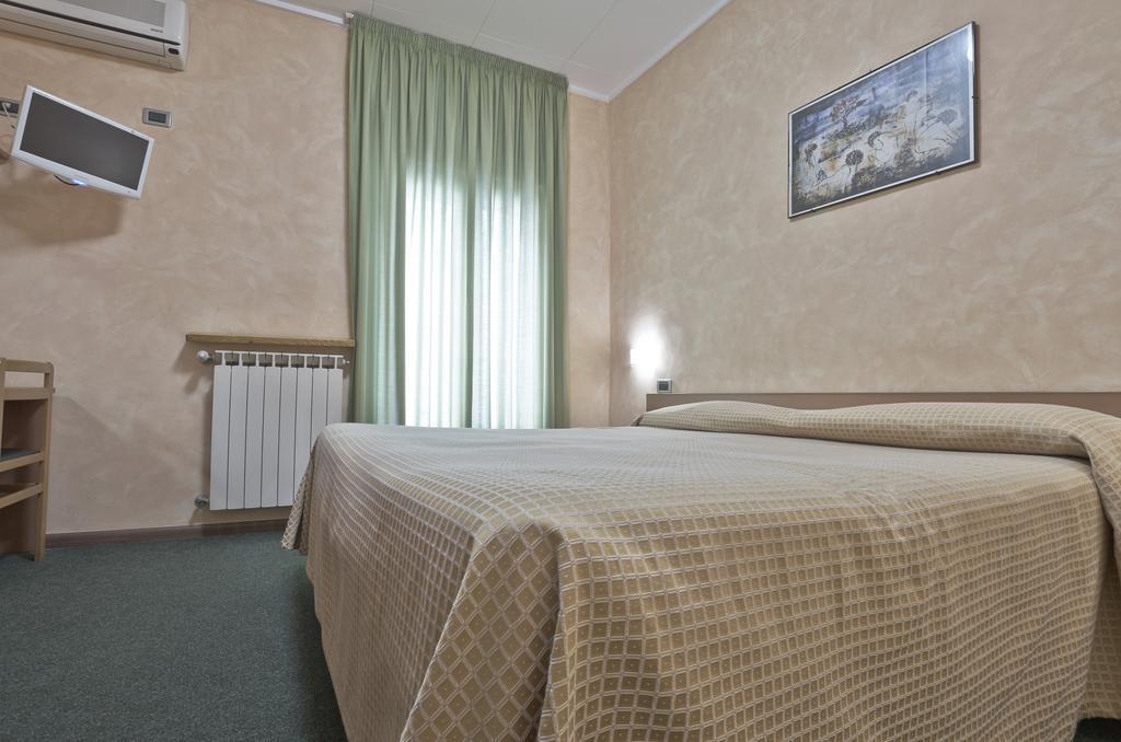 Hotel Valentini Inn Foligno Quarto foto